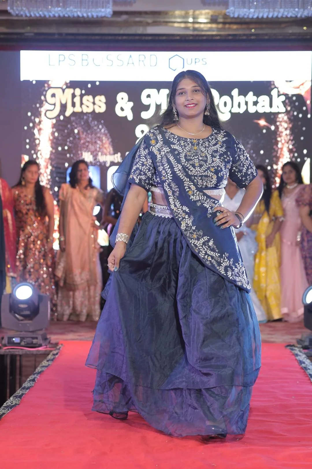 Fashion Show photo 27